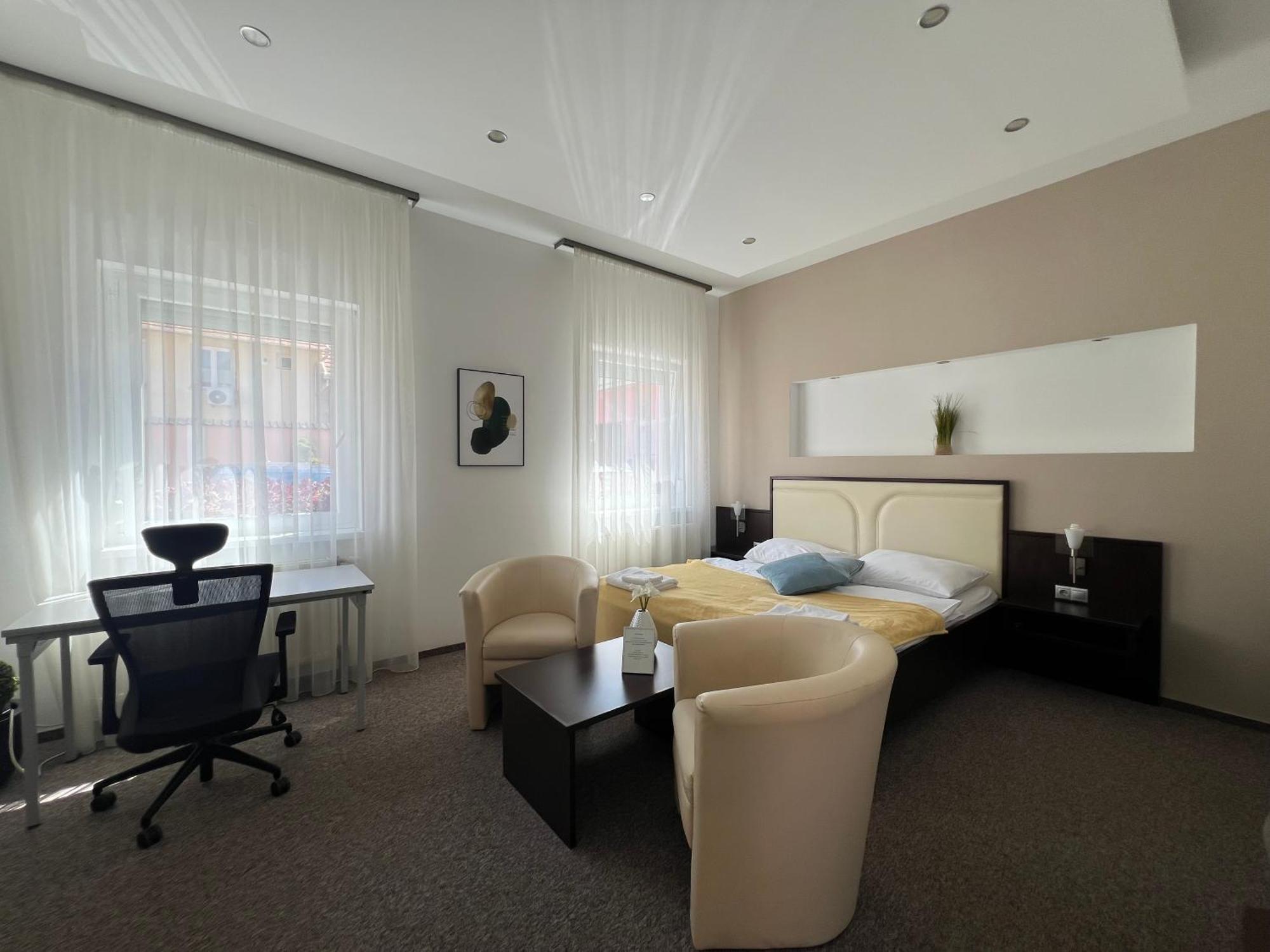 Bed and Breakfast Tulipan Panzio Komárom Zewnętrze zdjęcie